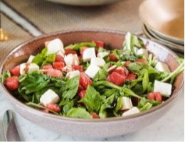 Peynirli Salata